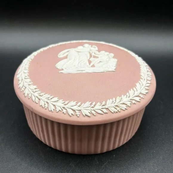 Vintage Wedgwood England Pink Jasperware Trinket Box - Picture 4 of 7